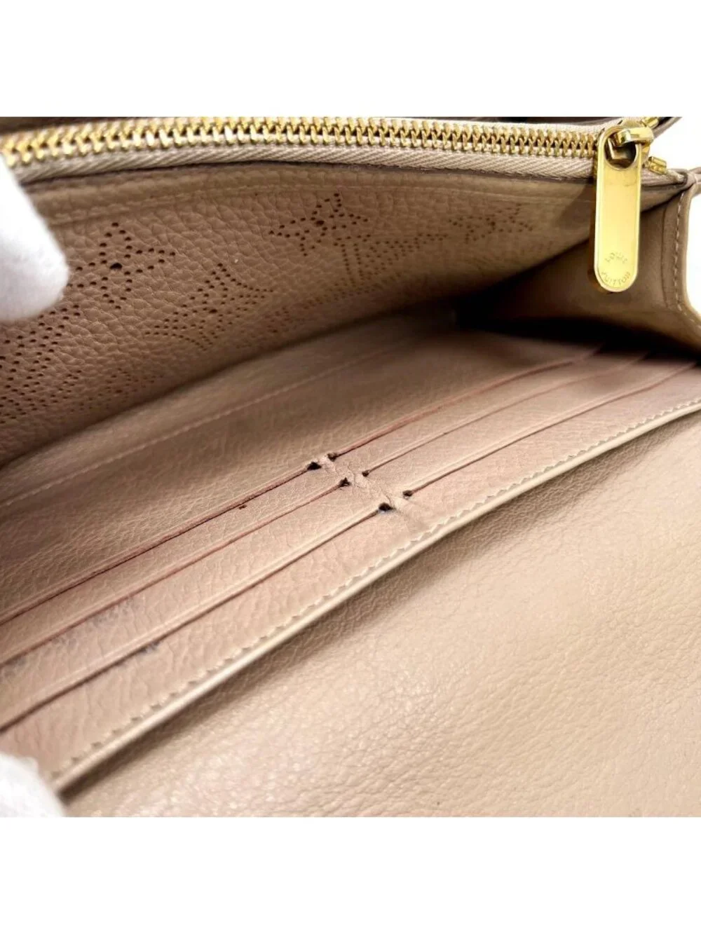 Louis Vuitton Mahina Portefeuille Iris Cafe Au Lait Wallet